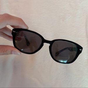 Vera Bradley Sunglasses With Floral Pattern